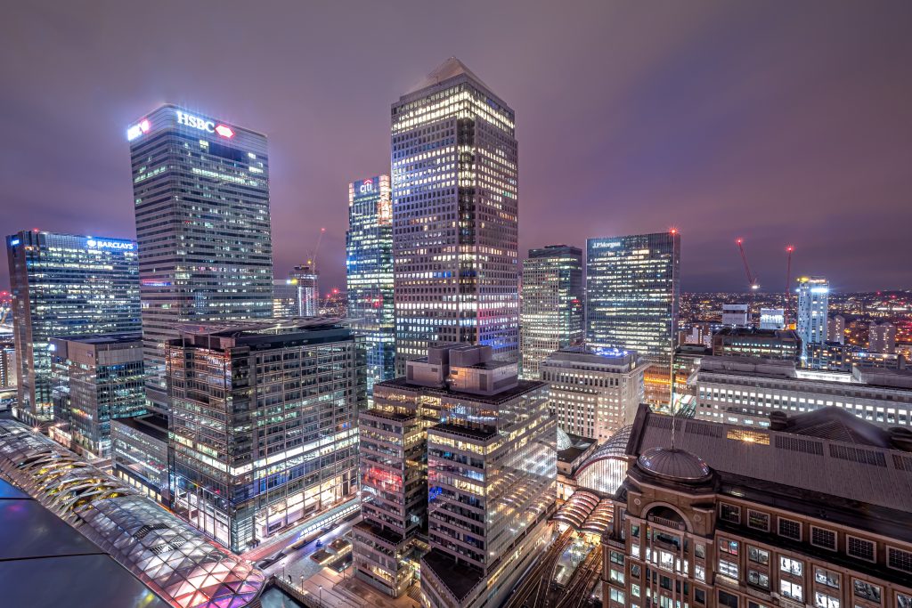 Photo of London by night. Photo credit Alex Tai on Unsplash