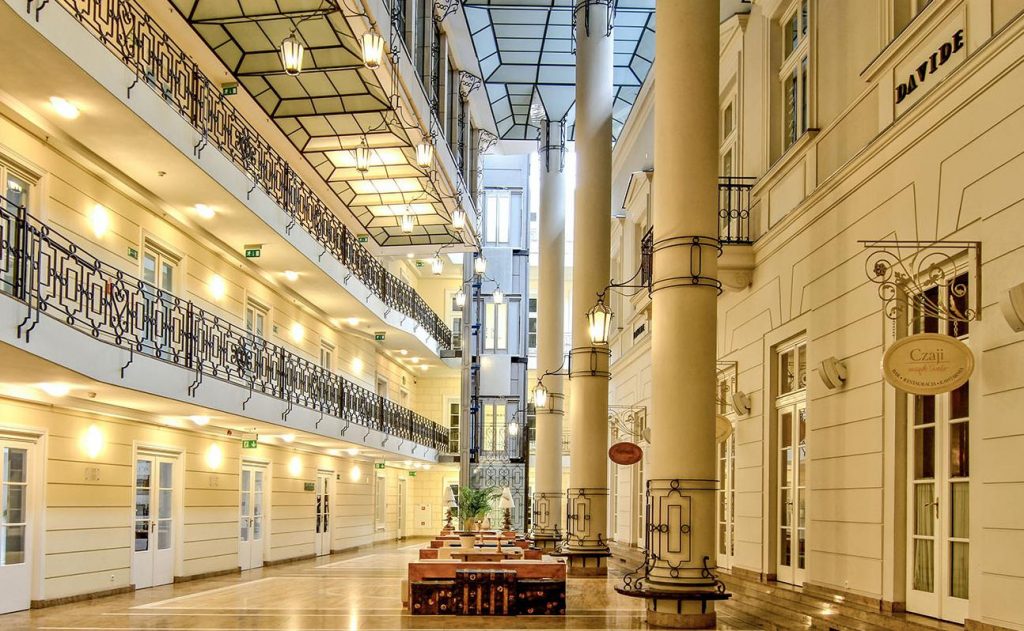 Inside view of Dom Dochodowy, Plac Trzech Krzyży 3, Śródmieście, Warszawa